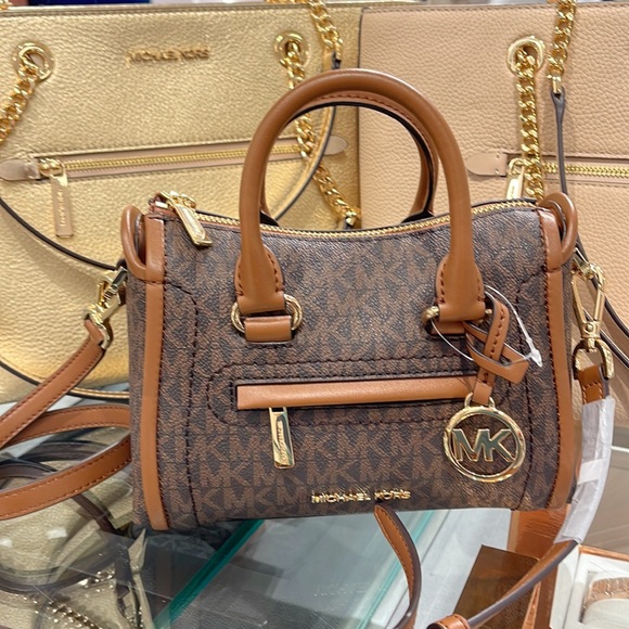 MICHAEL KORS
Carine Extra-Small Logo Satchel
Brown Signature 
NWT - Picture 13 of 16